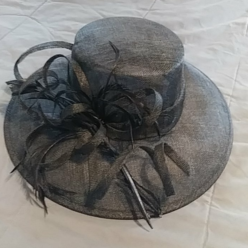 Black straw hat